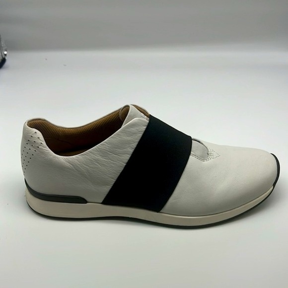 VIONIC- Cosmic Codie Black And White Lightweight Slip On Sneaker Size 9.5 - Picture 3 of 13